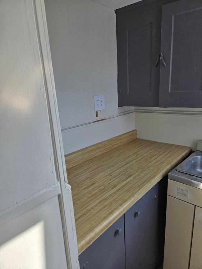 Building Photo - 236 South St