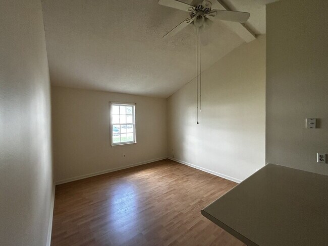 Foto del edificio - Apartment for Rent