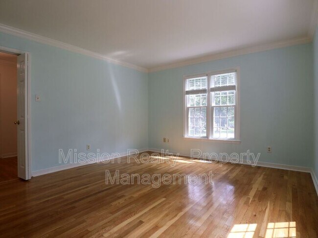 Foto del edificio - 4600 Cedar Cliff Rd