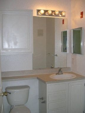 Building Photo - 8905 Legacy Ct