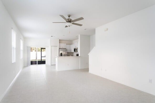 Foto del edificio - LEASING SPECIAL : 1 MONTH FREE!!!