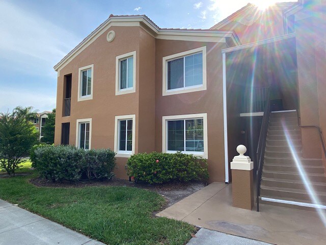 Foto del edificio - 1210 Reserve Way