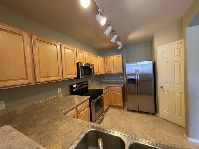 Building Photo - An Inviting Lifestyle!