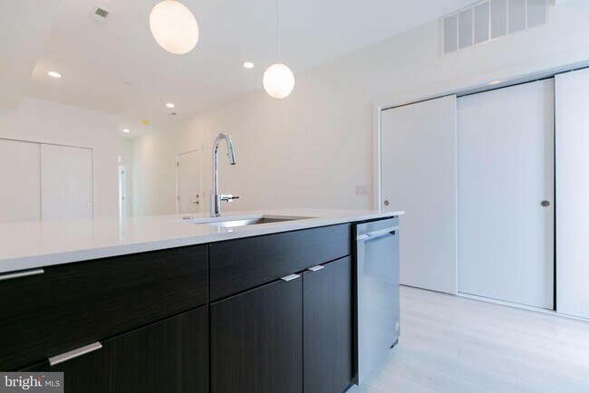 Building Photo - 1244 LeCount St