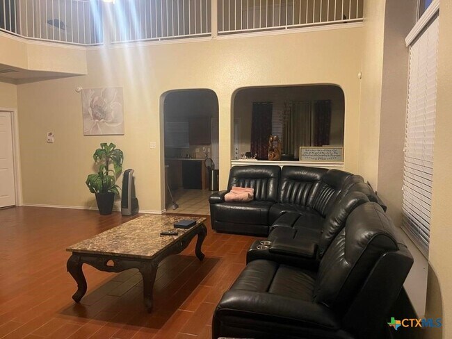 Foto del edificio - 6311 Blayney Dr