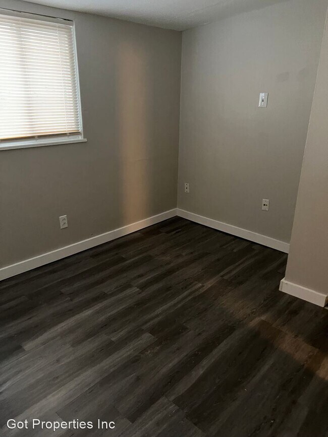 Building Photo - 3 br, 1 bath House - 8029 Patterson Dr