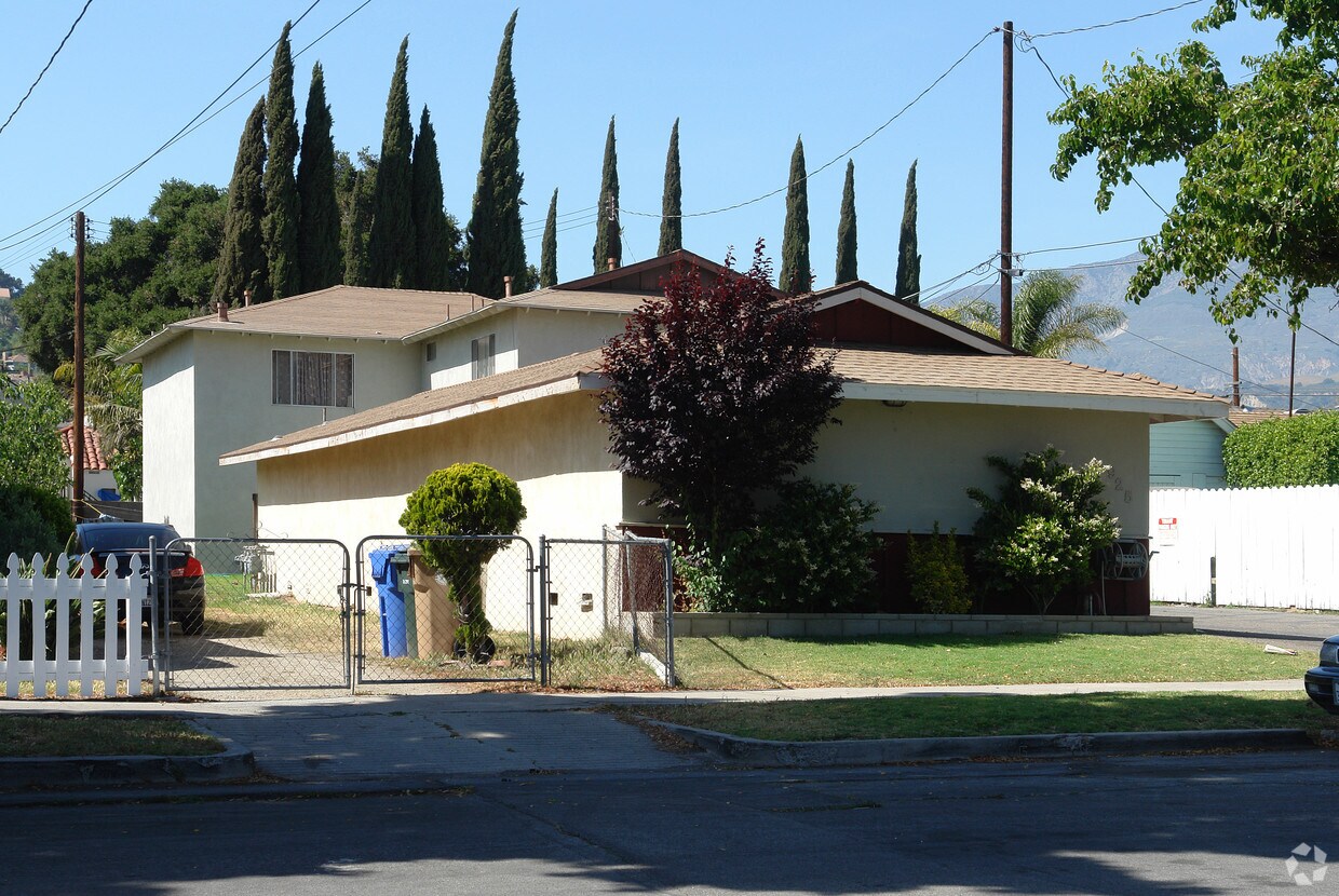925 E Pleasant St, Santa Paula, CA 93060 Apartments in Santa Paula