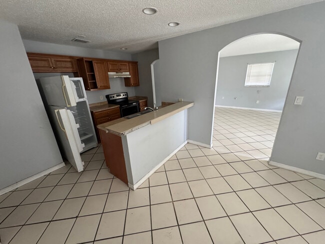 Building Photo - 304 Tarpon St