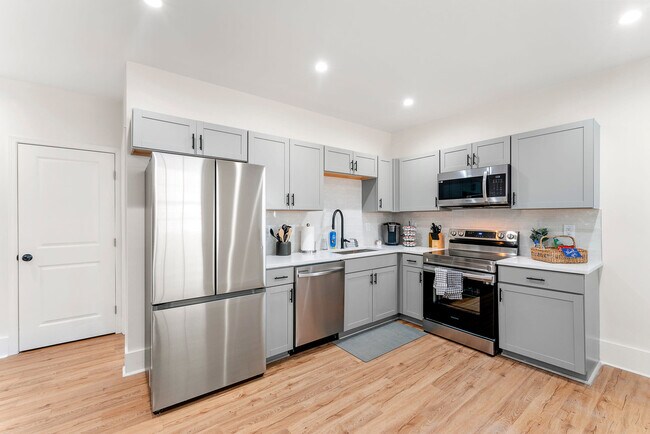 Foto del edificio - 659 S Peachtree St