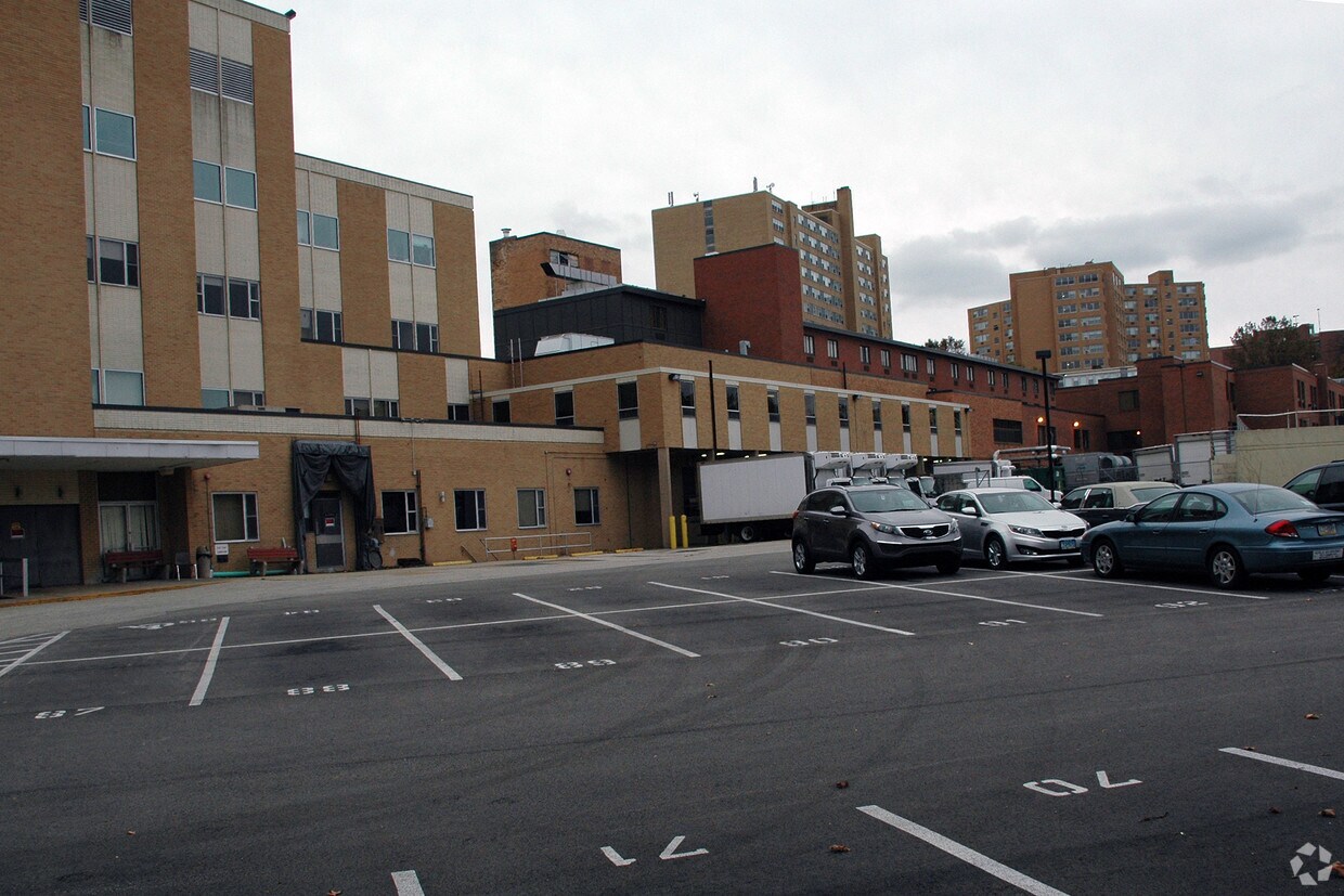 Building Photo - 1303 Wagner Ave
