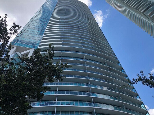 Foto del edificio - 888 Biscayne Blvd