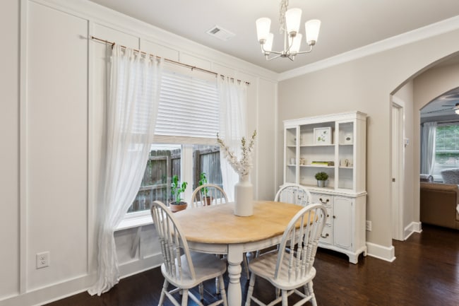 Photo - 2023 Yellow Finch Trl House