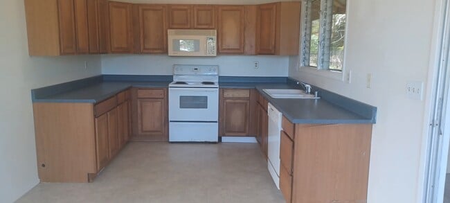 Building Photo - 16-2042-2042 Ainaloa Way