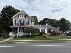 Building Photo - 687 Broad St