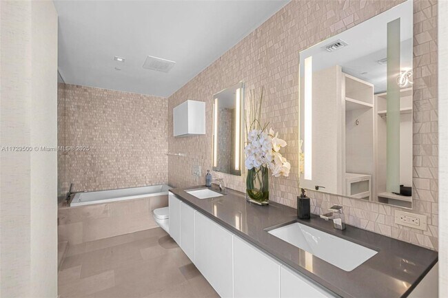 Foto del edificio - 88 SW 7th St
