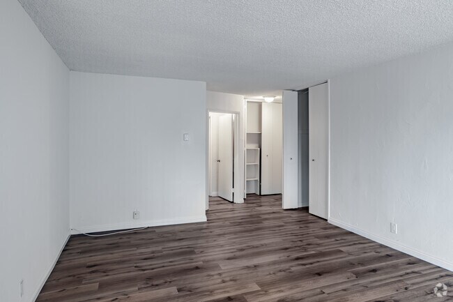 1HAB, 1BA - 8110 Redlands St