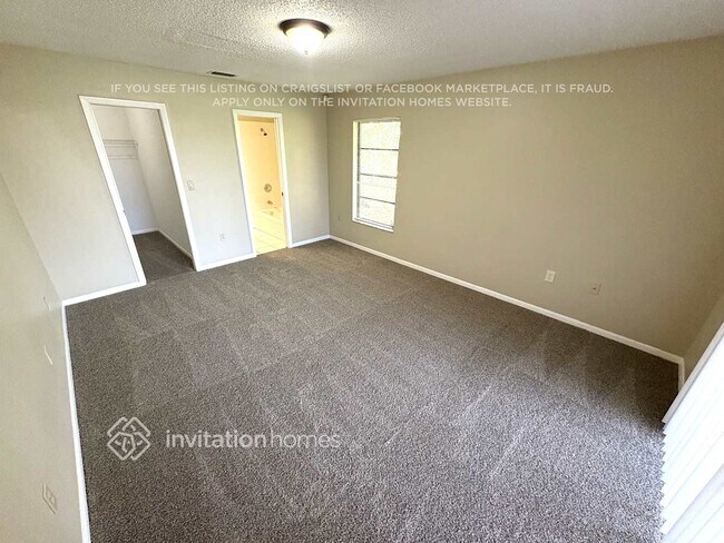 Foto del edificio - 26097 Dolman Ct