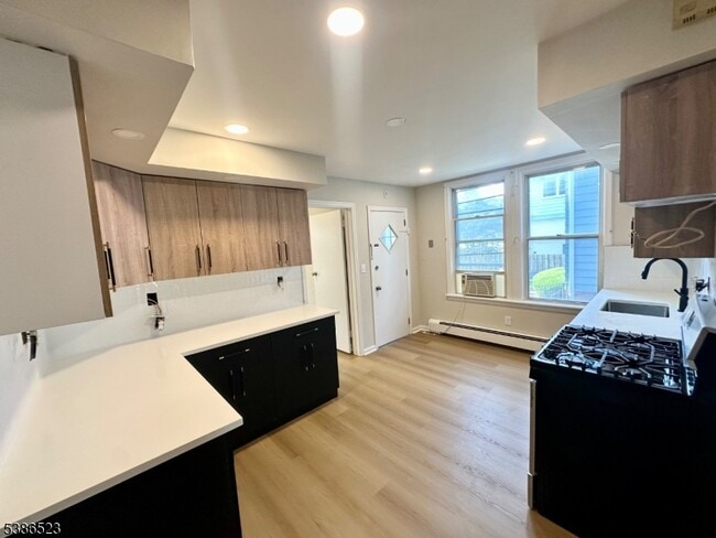 Building Photo - 6 Swaine Pl