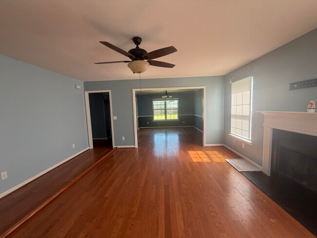 Building Photo - 575 Batty Way