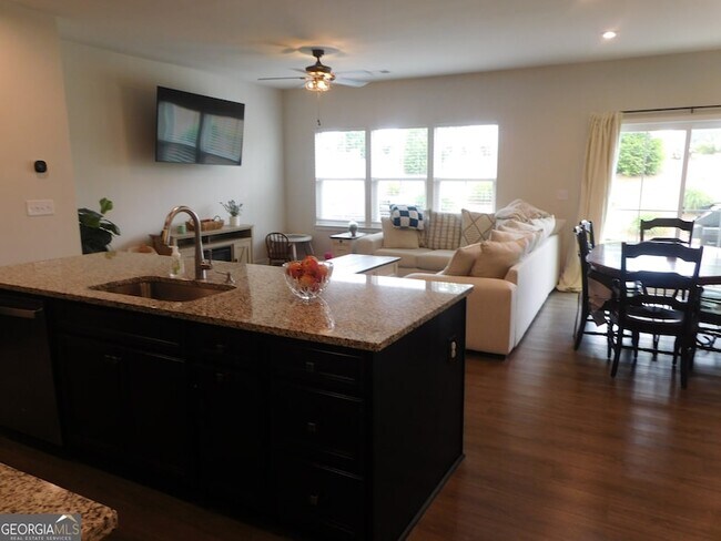 Foto del edificio - 376 Salt Lk Ln