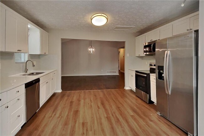 Foto del edificio - 2242 Josephine Ct