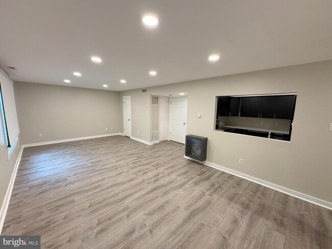 Building Photo - 601 Gregorys Way