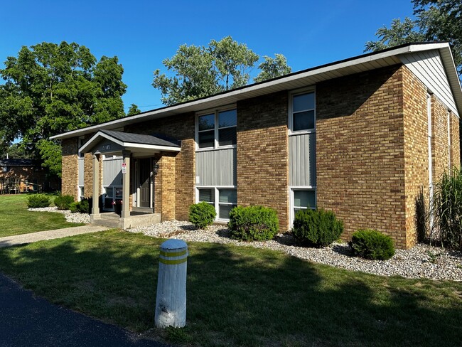 Building Photo - 855 Butternut Dr