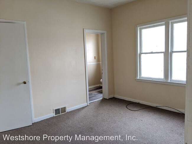 Building Photo - 441 White Ave