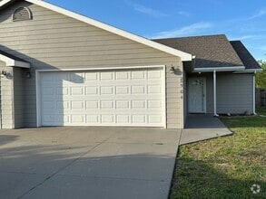 Building Photo - 2904 Brookville Dr