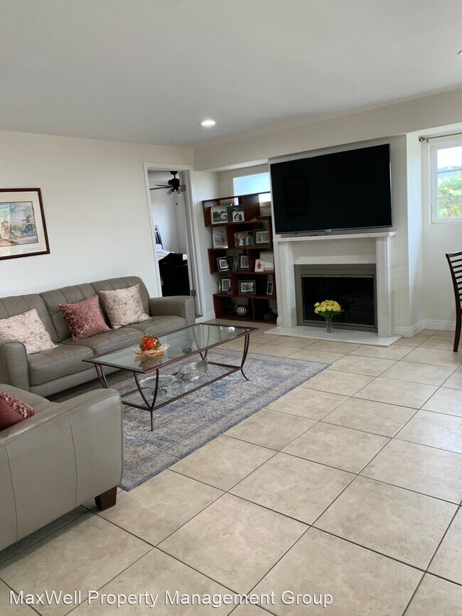 Foto del edificio - 4 br, 3 bath House - 9822 Monogram Ave.