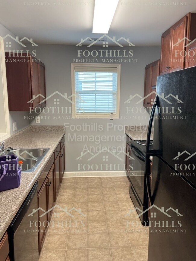 Building Photo - Modern Comfort in Anderson: 3BR/2BA Home w...