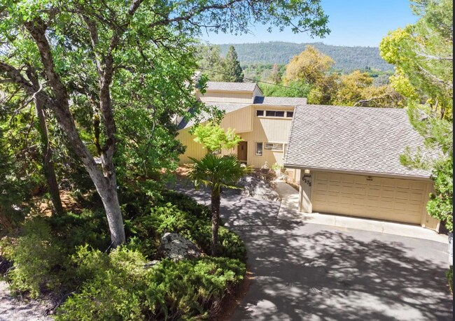 Foto del edificio - 6175 View Ridge Dr