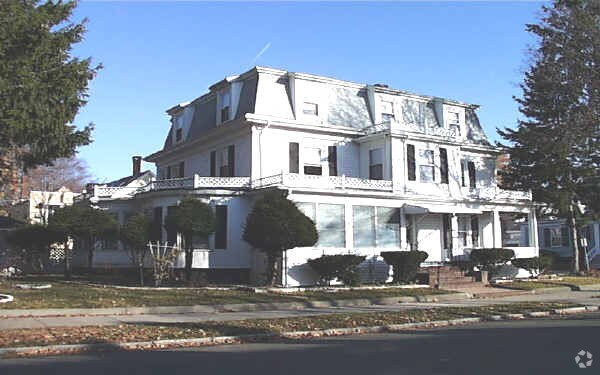 Primary Photo - 62 Nahant St