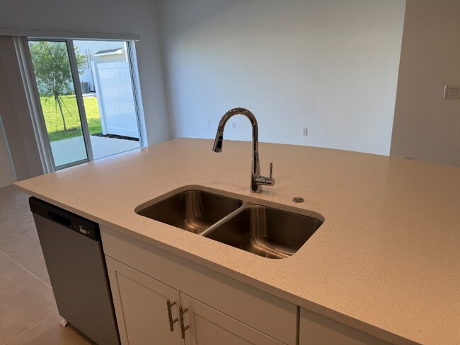 Foto del edificio - 8717 Winter Breeze Wy