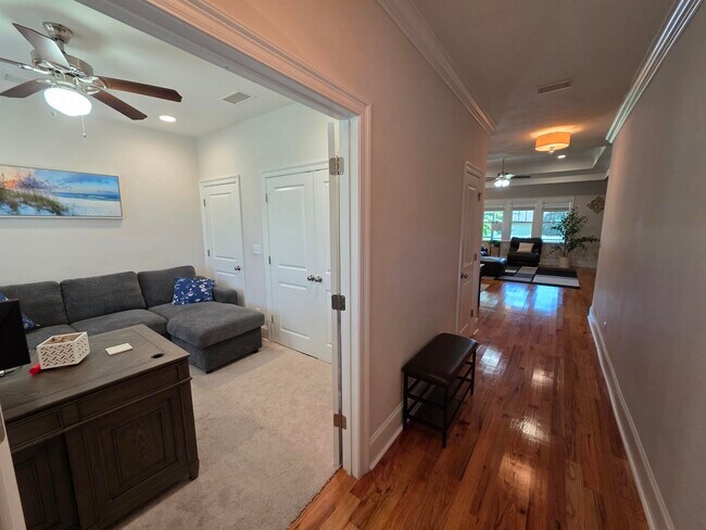 Foto del edificio - 2521 Lantana Ln