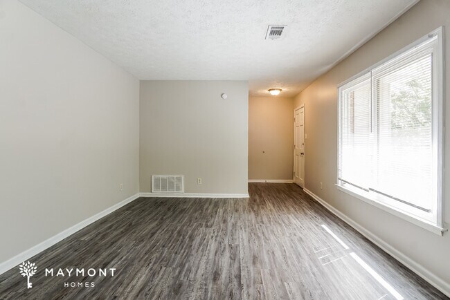 Foto del edificio - 705 Waverly Ln