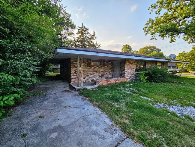 Building Photo - 359 Glenwood Dr
