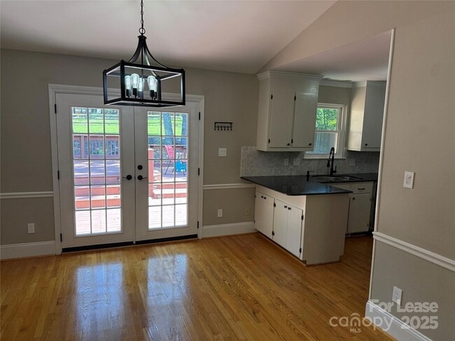 Foto del edificio - 9619 Barkridge Rd