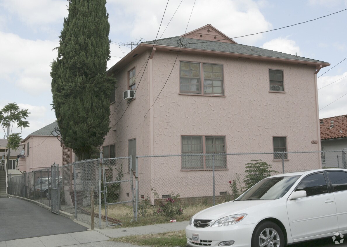 Primary Photo - 221 S Lake St
