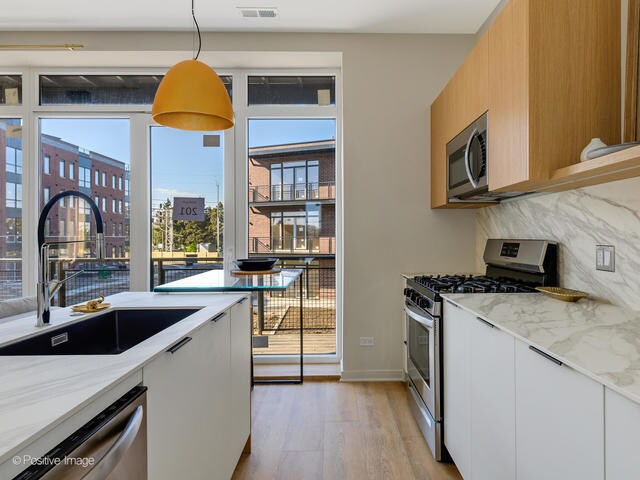 Building Photo - 2811 Thatcher Ave