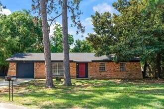Building Photo - 1221 Albuquerque Cir