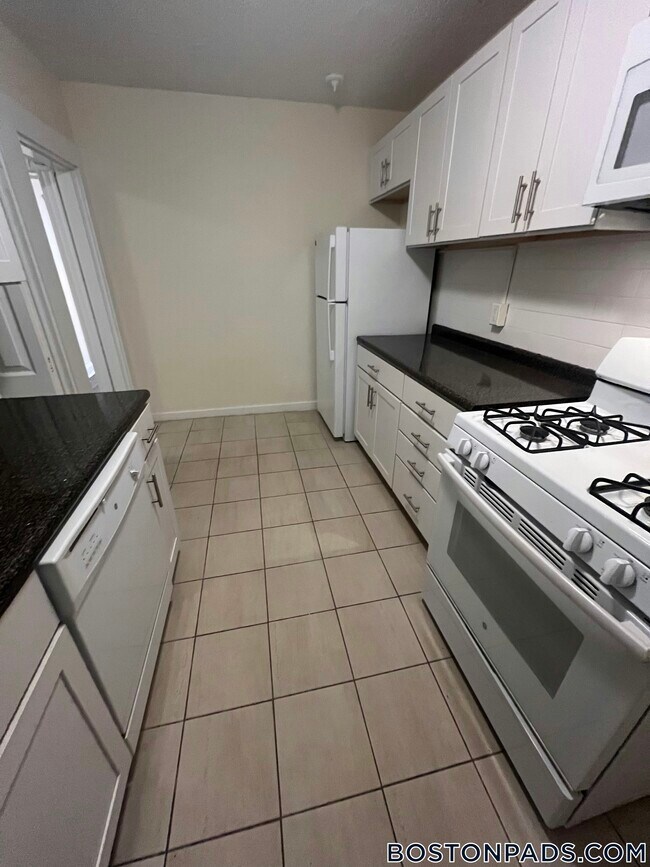 Building Photo - 7 Barrows St