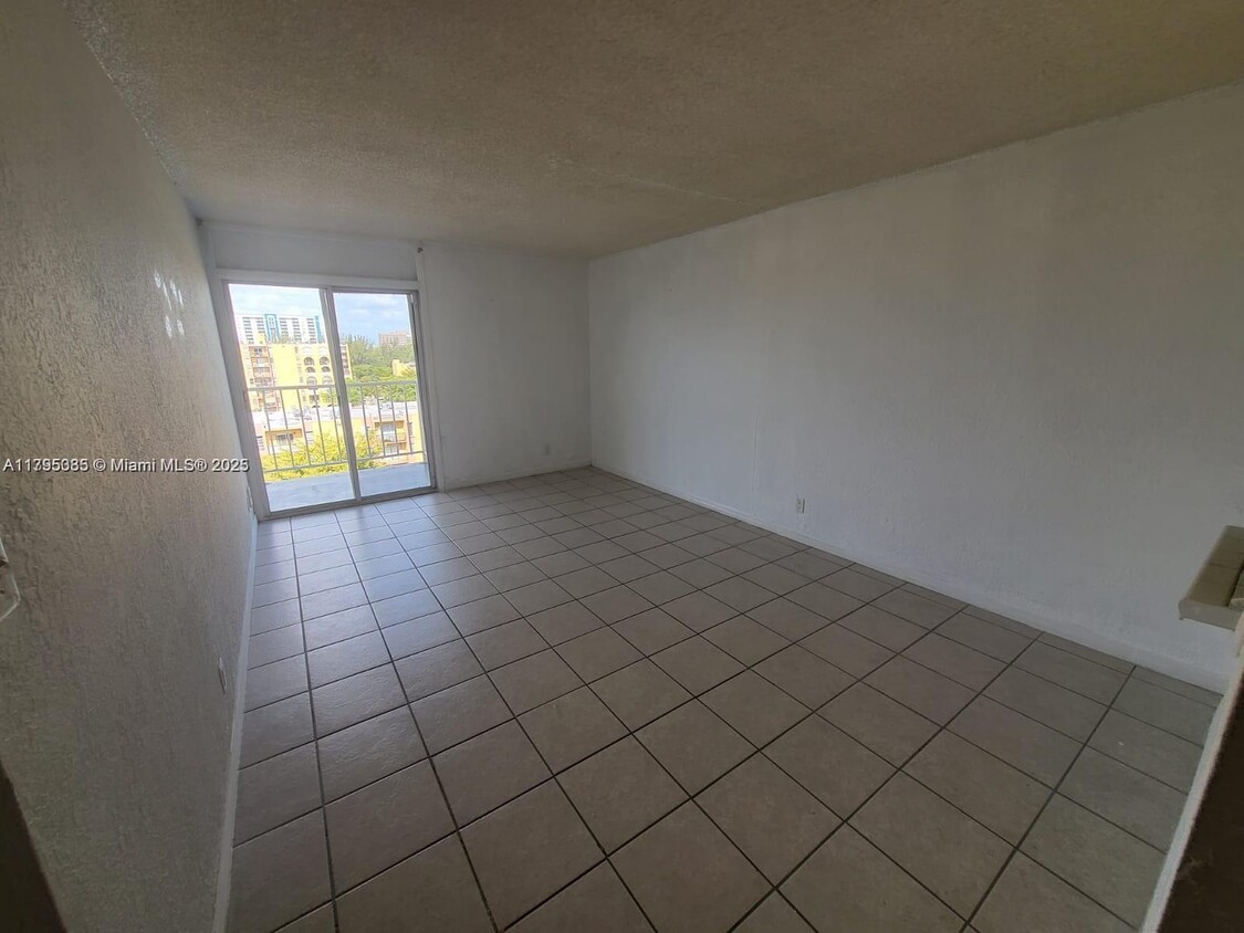 Foto principal - 801 NW 47th Ave