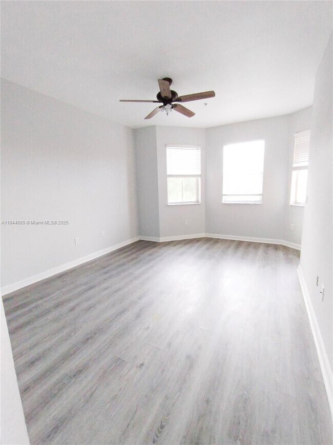 Building Photo - 3802 Shoma Dr