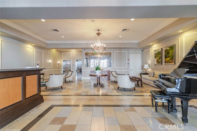 Foto del edificio - 352 Caruso Ave