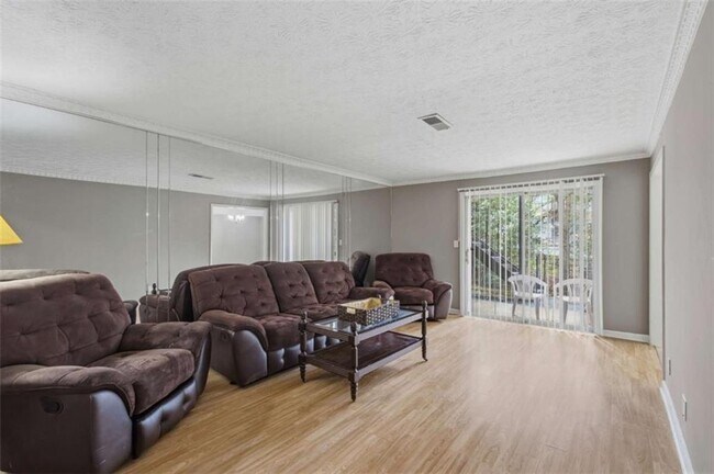 Foto del edificio - 2388 Lawrenceville Hwy