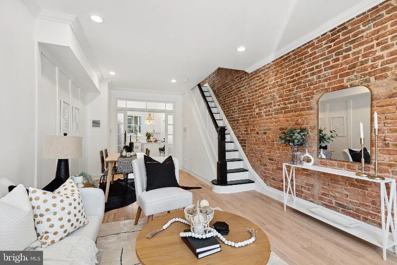 Foto principal - 432 S Robinson St