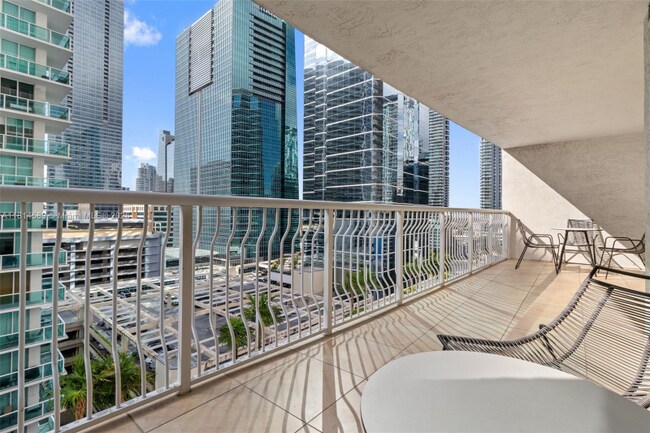 Foto del edificio - 1200 Brickell Bay Dr