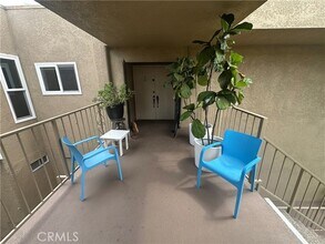 Building Photo - 2396 Via Mariposa W