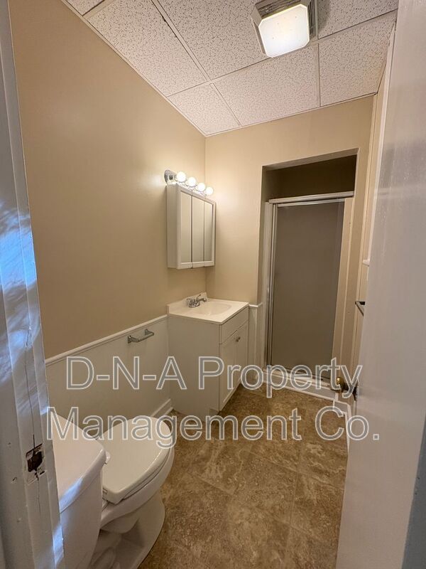 Building Photo - 102 Cabanna Ln